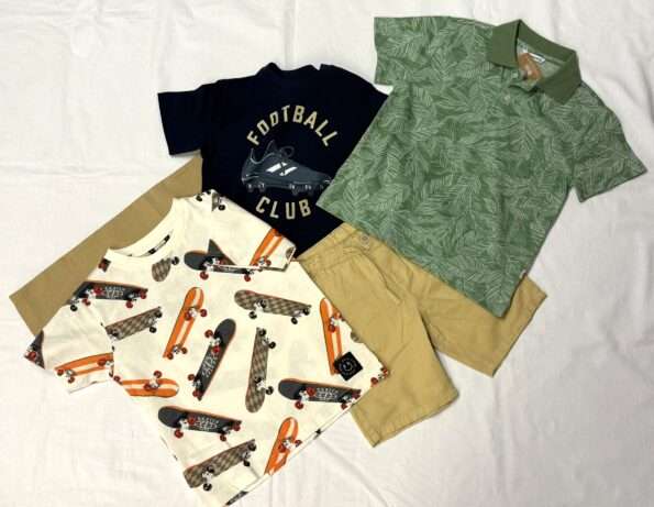 T Shirts und kurze Hose von Mayoral, Poloshirt, T Shirt mit Skateboard und Aufdruck Fußball