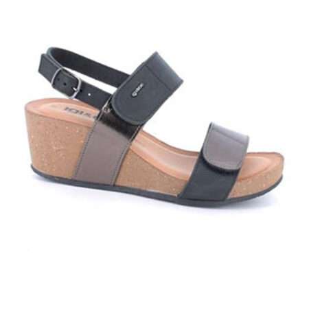 Sandale mit Keil, dicker Boden, Klettverschlüsse, schwarz mit Metallicelementen, Igi & Co.